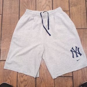Nike NY Yankees shorts